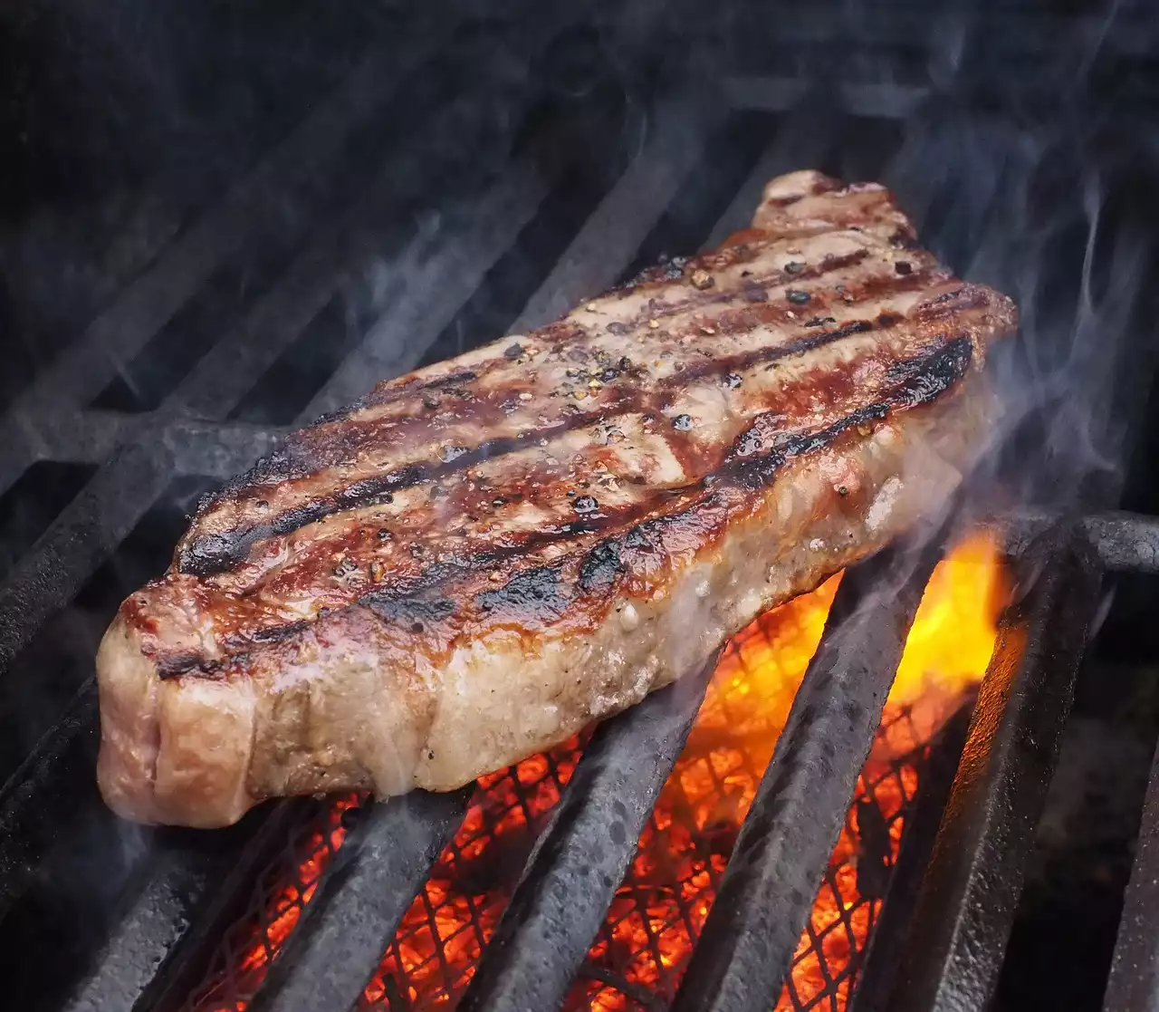 So grillen Sie Steaks perfekt: Tipps und Tricks für eine köstliche Mahlzeit